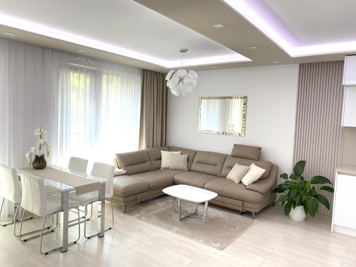 Die Eleganz - Apartment Near The City Center With Free Parking Bratislava Eksteriør billede