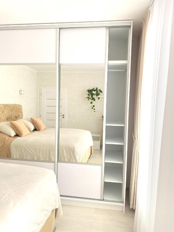 Die Eleganz - Apartment Near The City Center With Free Parking Bratislava Eksteriør billede