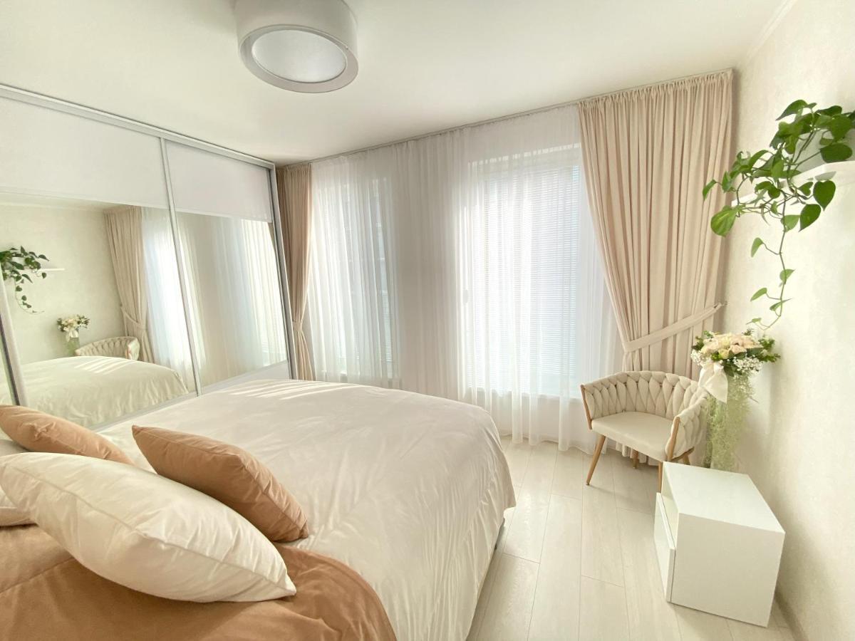 Die Eleganz - Apartment Near The City Center With Free Parking Bratislava Eksteriør billede